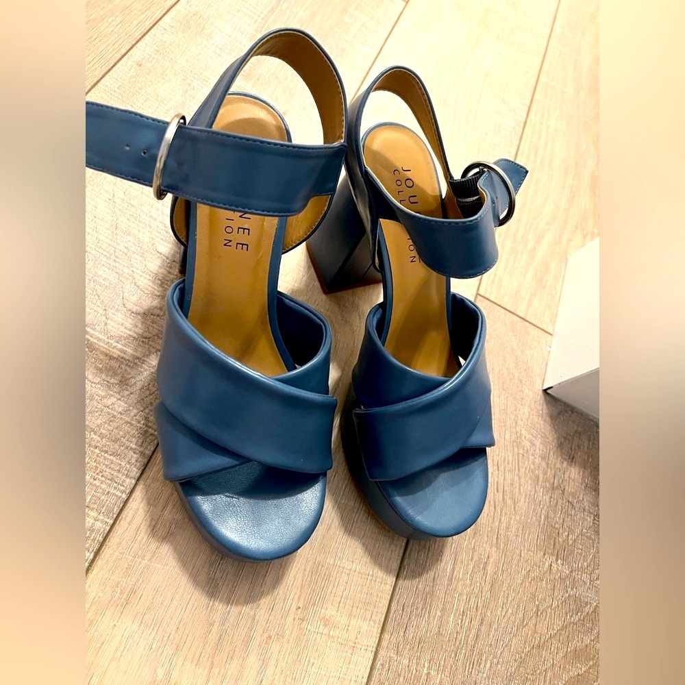 Akeely Mid Heel Platform Dress Sandals - Picture 4 of 11